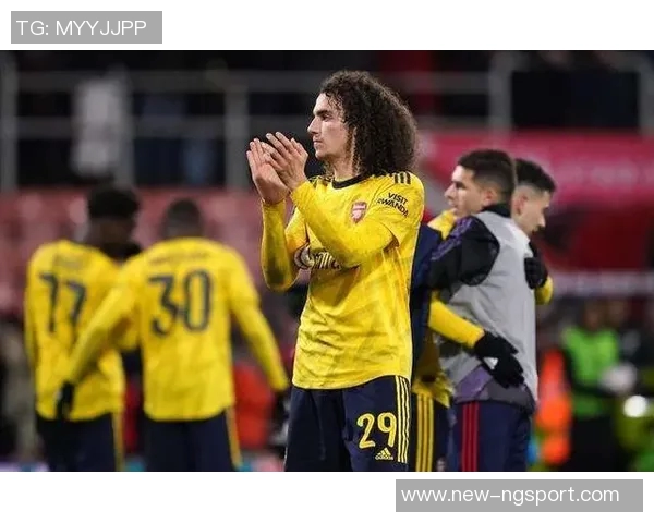 李刚仁助攻贡萨洛拉莫斯头球破门巴黎队首开记录战胜梅斯