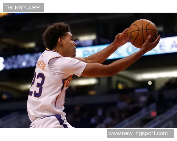 卡梅隆约翰逊火力全开13投6中贡献16分3篮板并罚球4中3表现出色